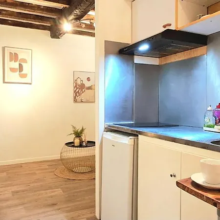 Corconne, Centre-ville, Proche Monuments Apartamento *